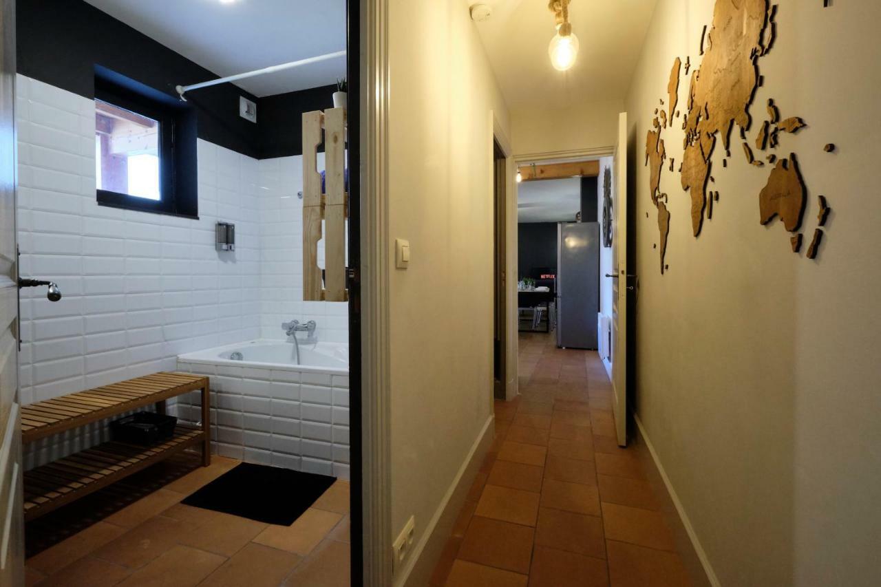 Melina - Appartement Dans Les Remparts De La Bastide Avec Parking Et Terrasse Carcassonne Buitenkant foto