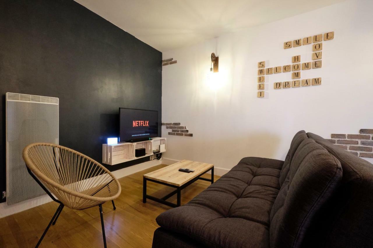 Melina - Appartement Dans Les Remparts De La Bastide Avec Parking Et Terrasse Carcassonne Buitenkant foto